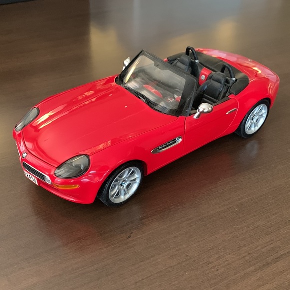 BMW Z8 Collectors Model Car - Red - Picture 2 of 16